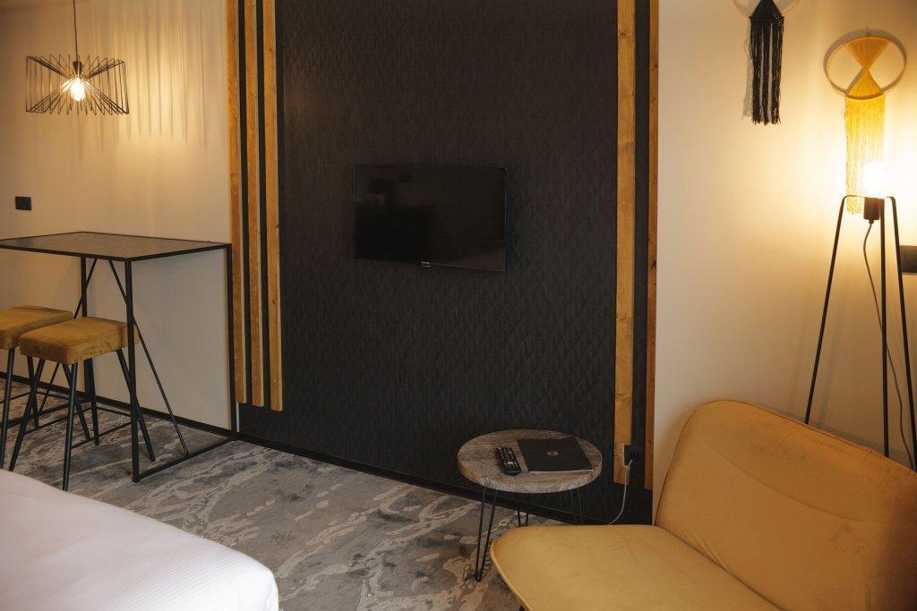 Miramare Magnetic Beach Hotel 科布列季 外观 照片